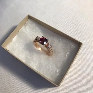 Red Diamond Gold Band Ring